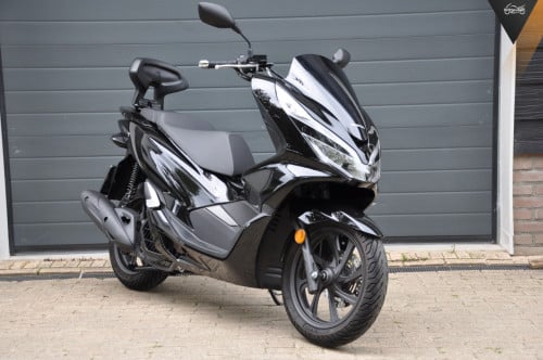 Honda PCX 125 , hele nette motr 2870 kms