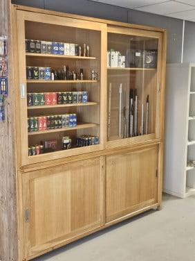 Handgemaakt eiken hout vitrinekast