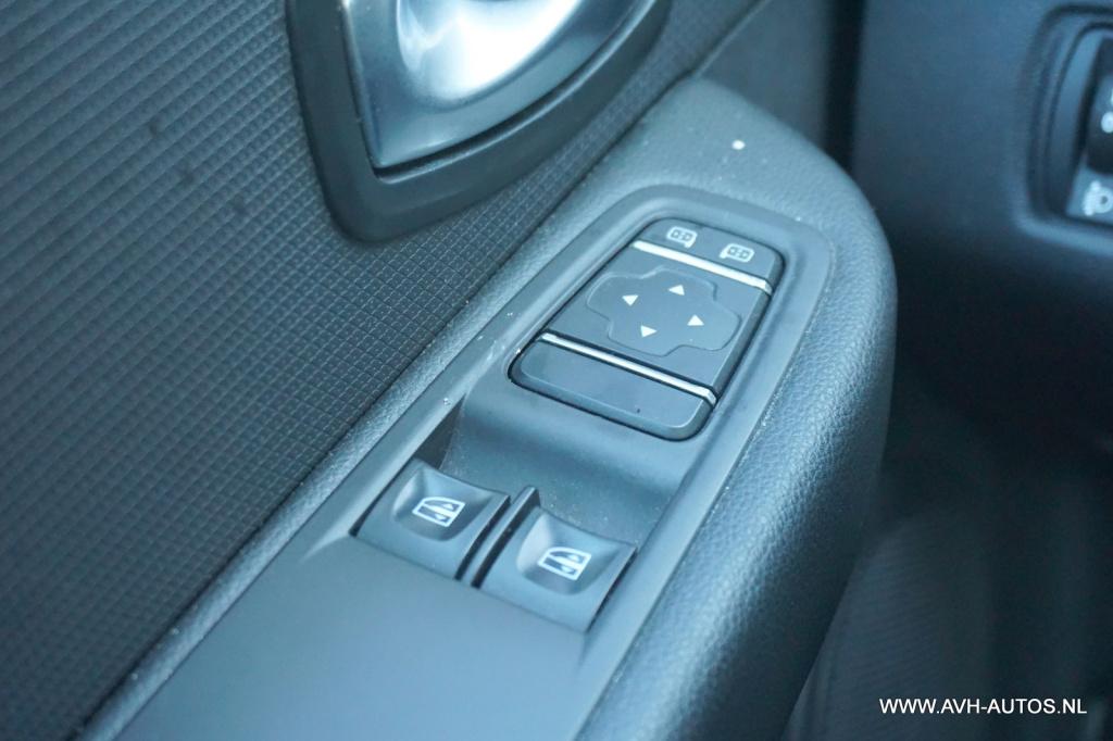 Renault Clio estate 0.9 tce life