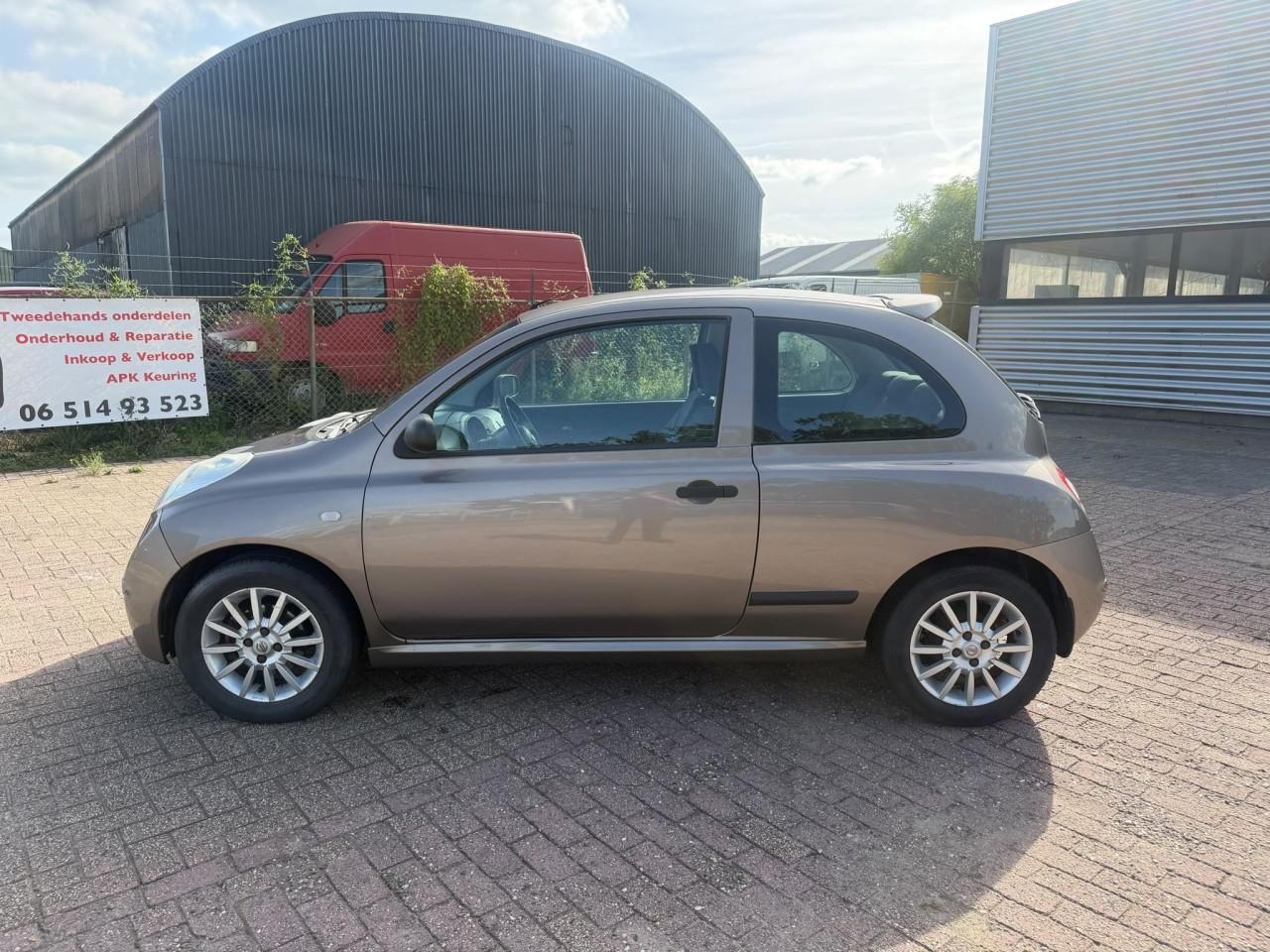 Nissan micra bj 2006 automaat   1400 euro