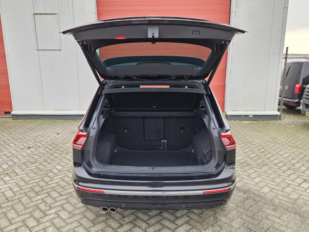 Volkswagen Tiguan 1.5 tsi act highline business r | pano | acc