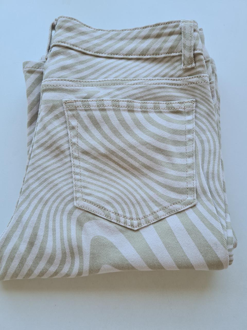 Leuke flared broek van H&M Divided in maat 38/40 (M)