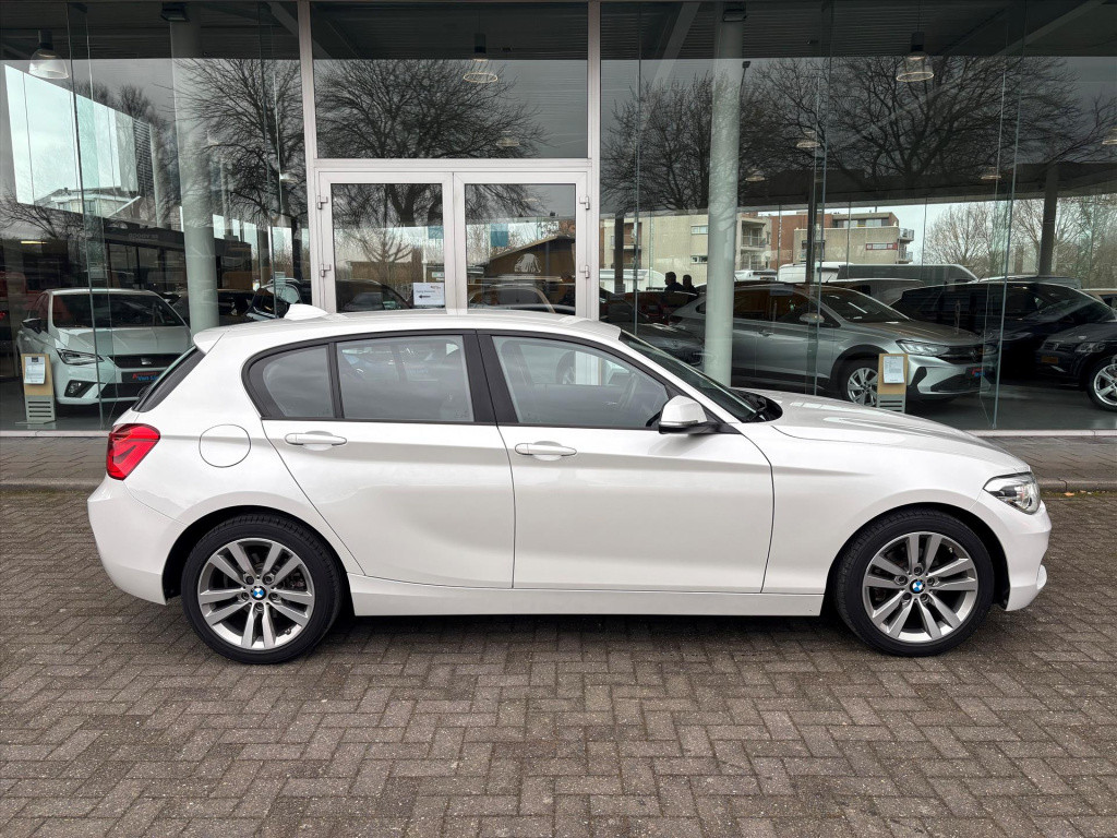 BMW 1 Serie (f20) 118i 136pk aut steptronic sport line | unieke km stand|ri