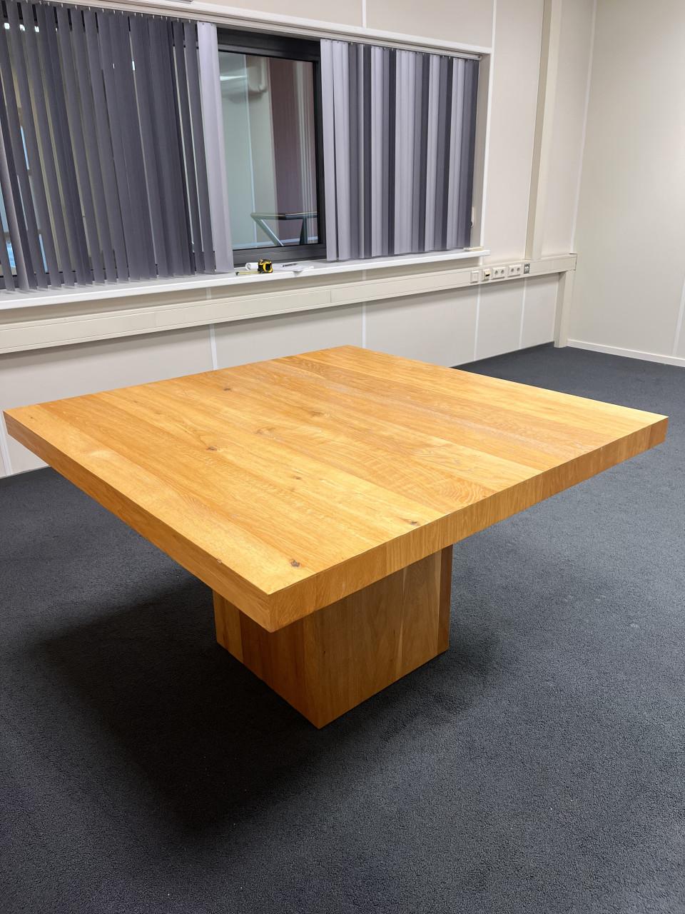 Gratis af te halen  2 tafels