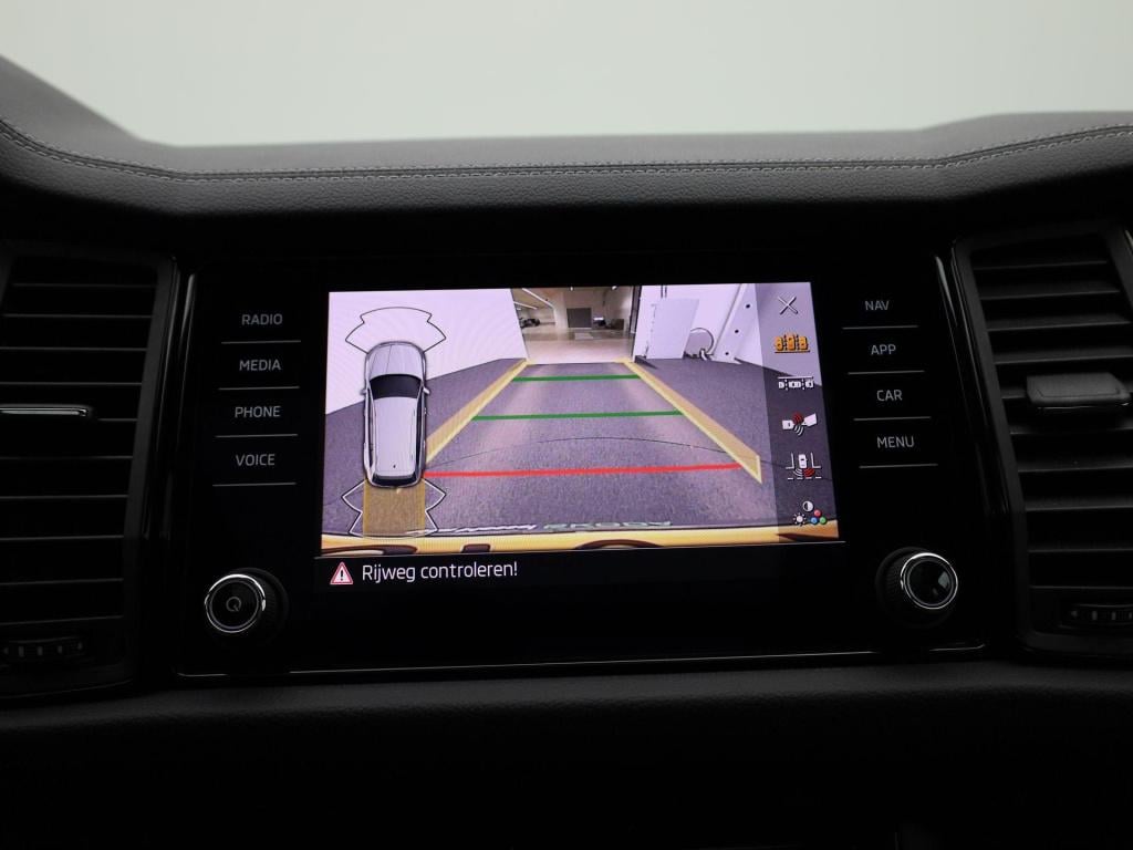 Skoda Kodiaq 1.5 tsi sportline business | automaat | trekhaak | panoramadak