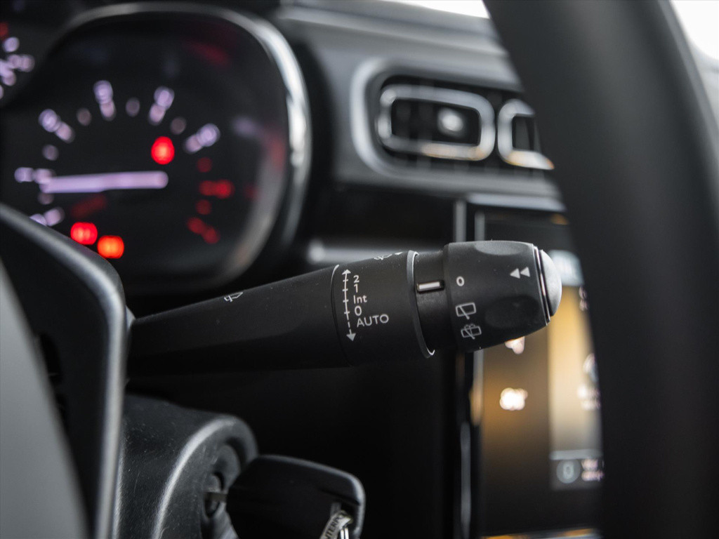 Citroen C3 1.2 puretech 83pk shine | stoelverwarming | carplay | park. sens