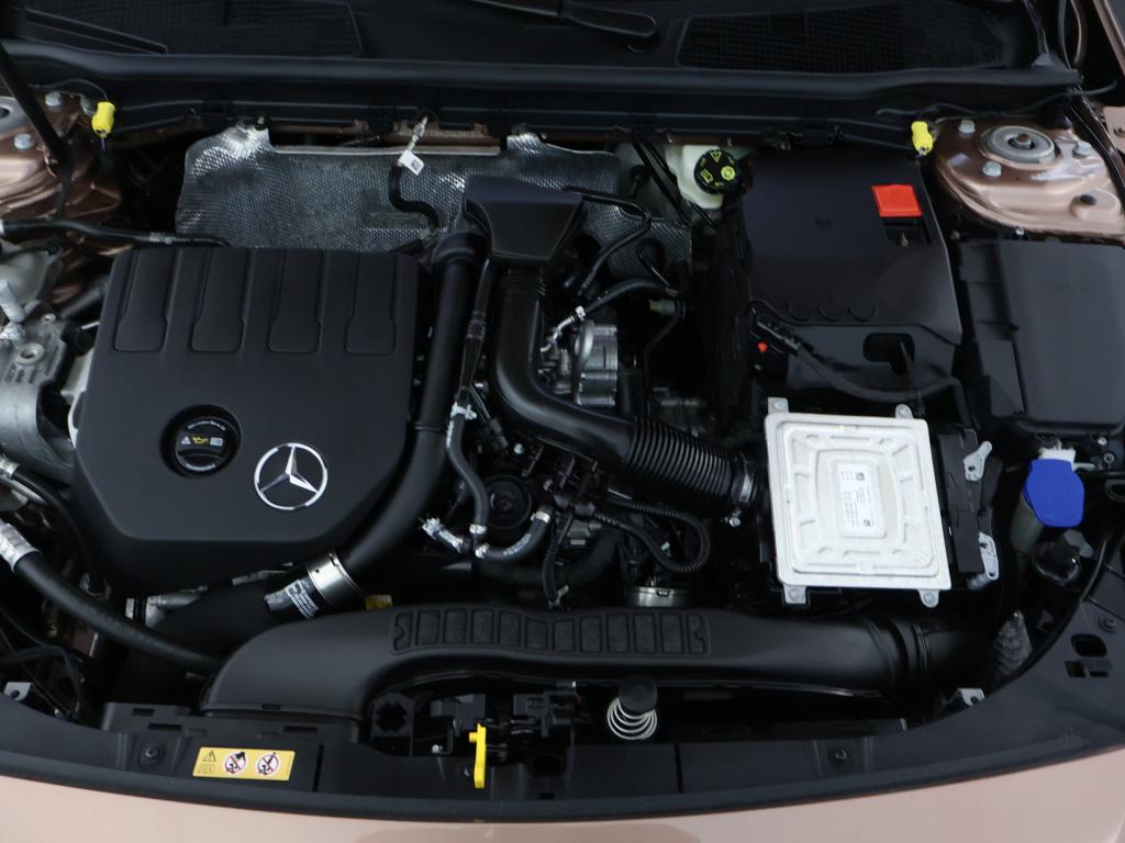 Mercedes-Benz A-Klasse 180 business solution amg | panoramadak | memory pak