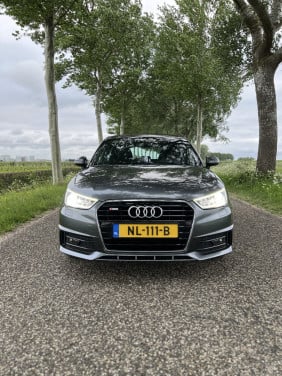 Audi A1 1.0 Tfsi 70KW Sportback 2017 grijs S-line