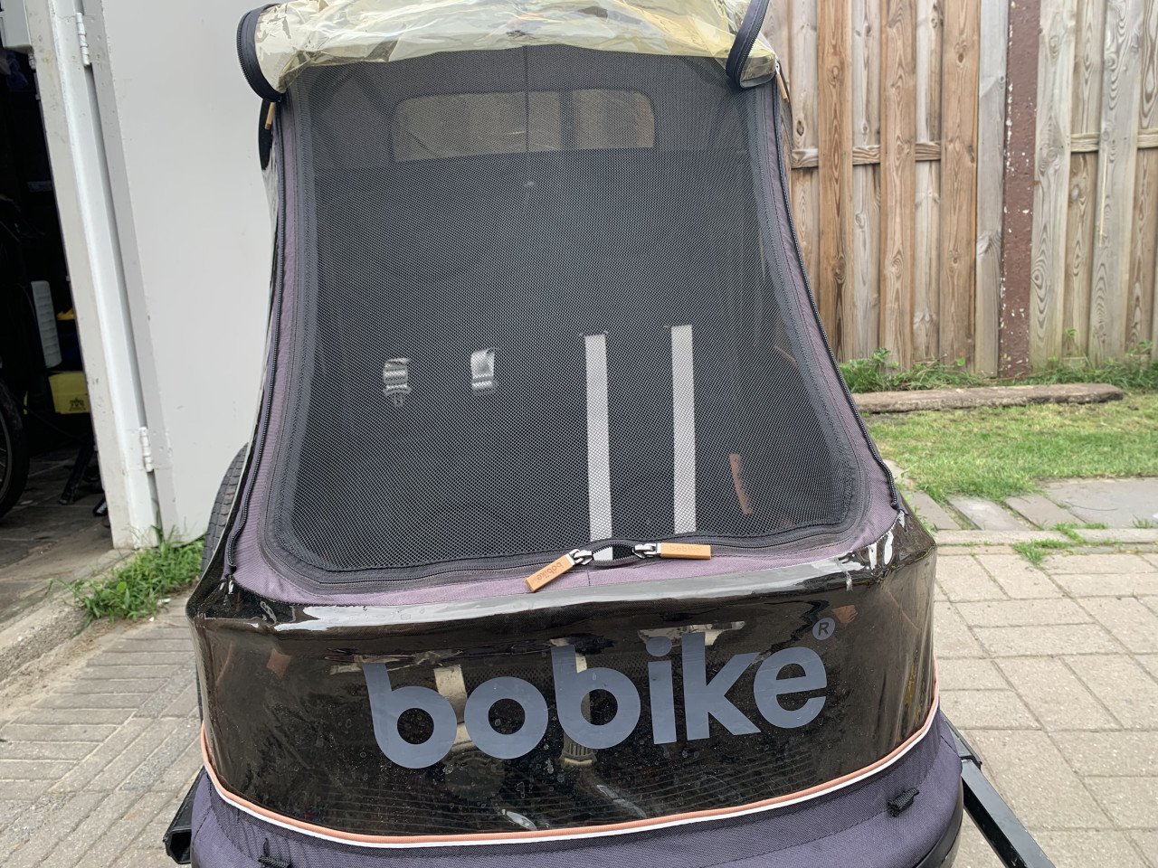 Bobike 2-in-1 fietskar en wandelwagen - zwart/bruin