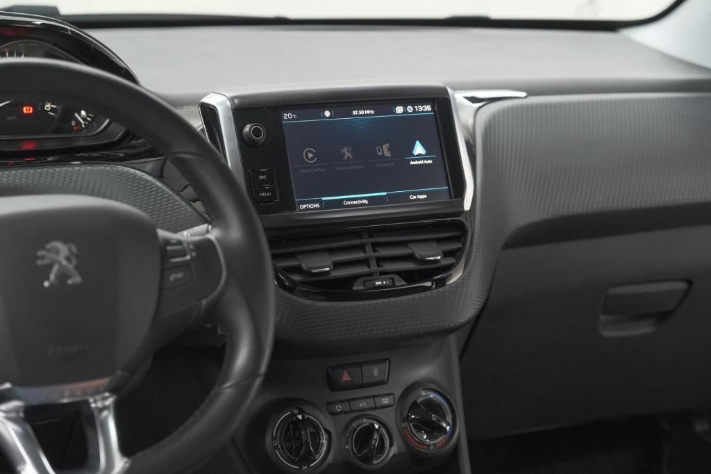 Peugeot 208 puretech 82 signature | apple carplay | parkeersensoren | navig