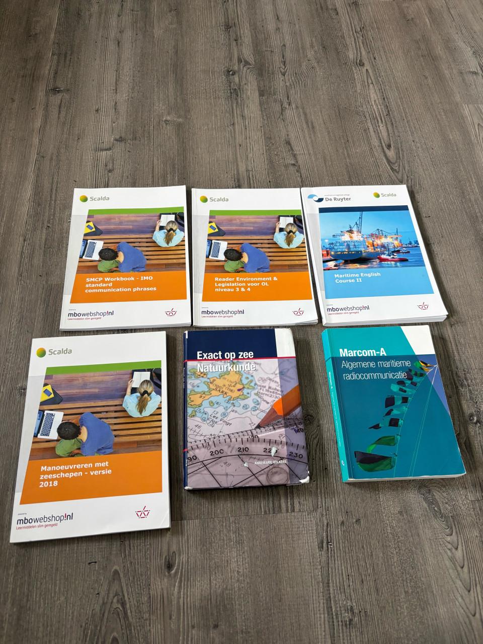 Boeken maritiem officier alle schepen nautisch en technisch