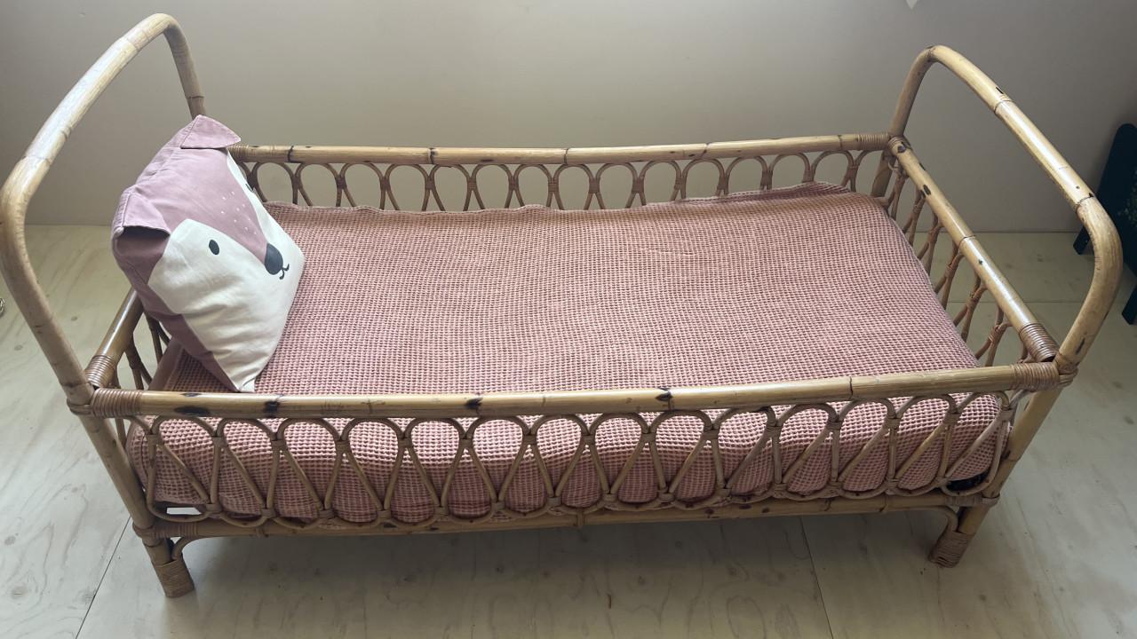 Vintage Peuter/kleuterbed bamboe