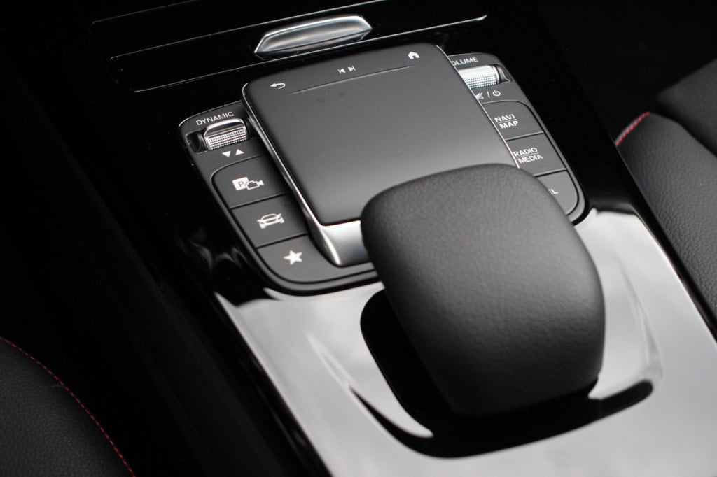 Mercedes-Benz Cla 220 4matic premium plus amg | pano | memory | acc | camer