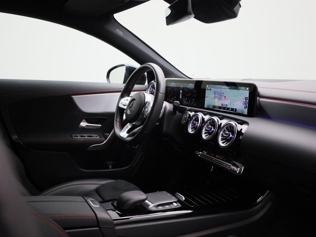 Mercedes-Benz Cla shooting brake 180 business solution amg | automaat | nav