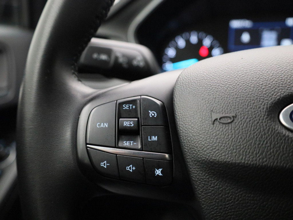 Ford Focus wagon 1.0 ecoboost hybrid titanium style | parkeer sensoren | cl