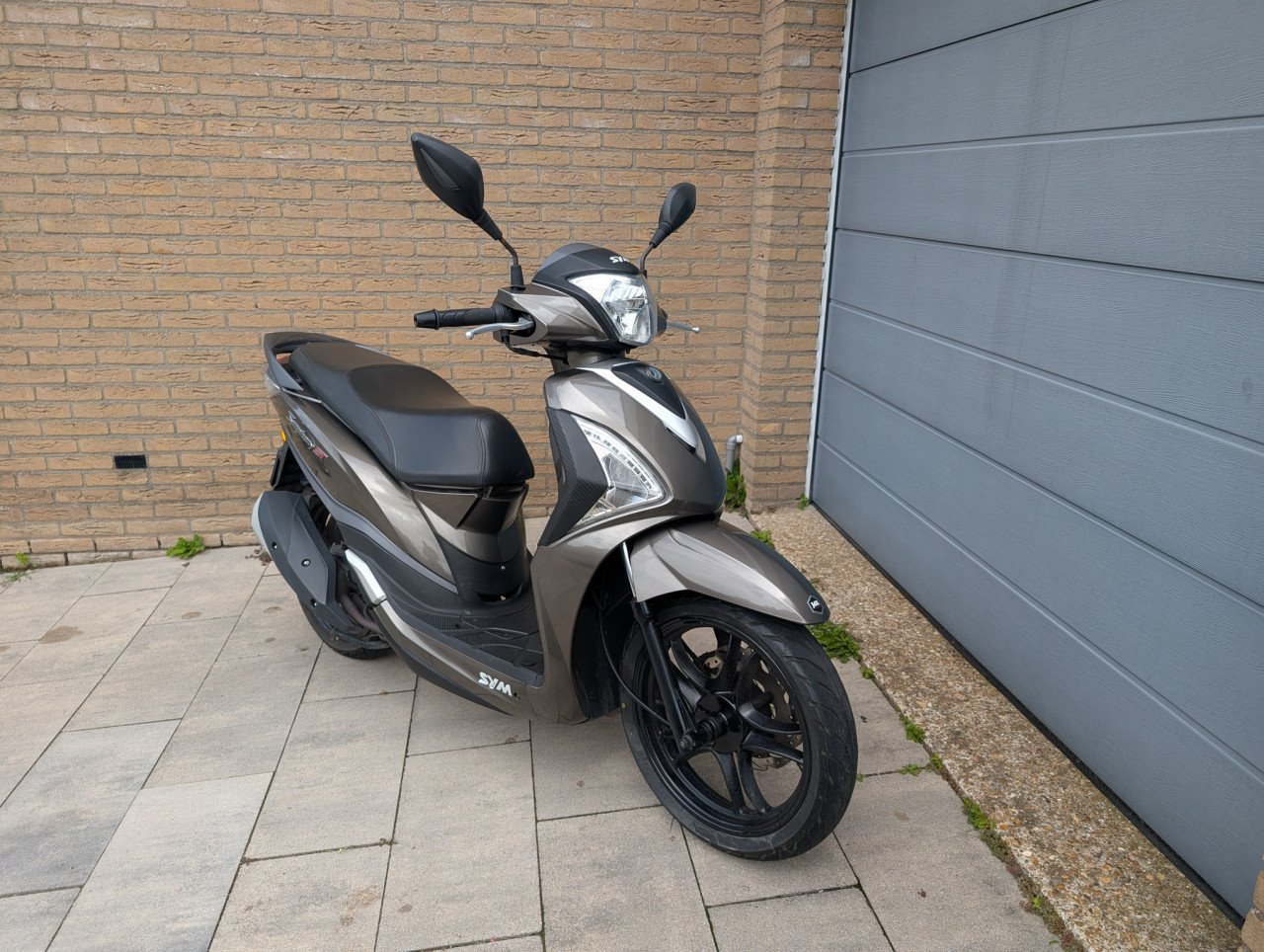 Zeer nette Sym Symphony ST scooter met slechts 5700 echte km op de teller