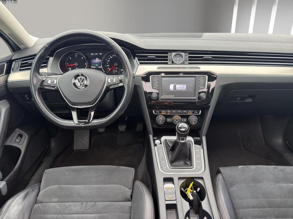 Volkswagen Passat variant 1.6 tdi highline pano led alcantara