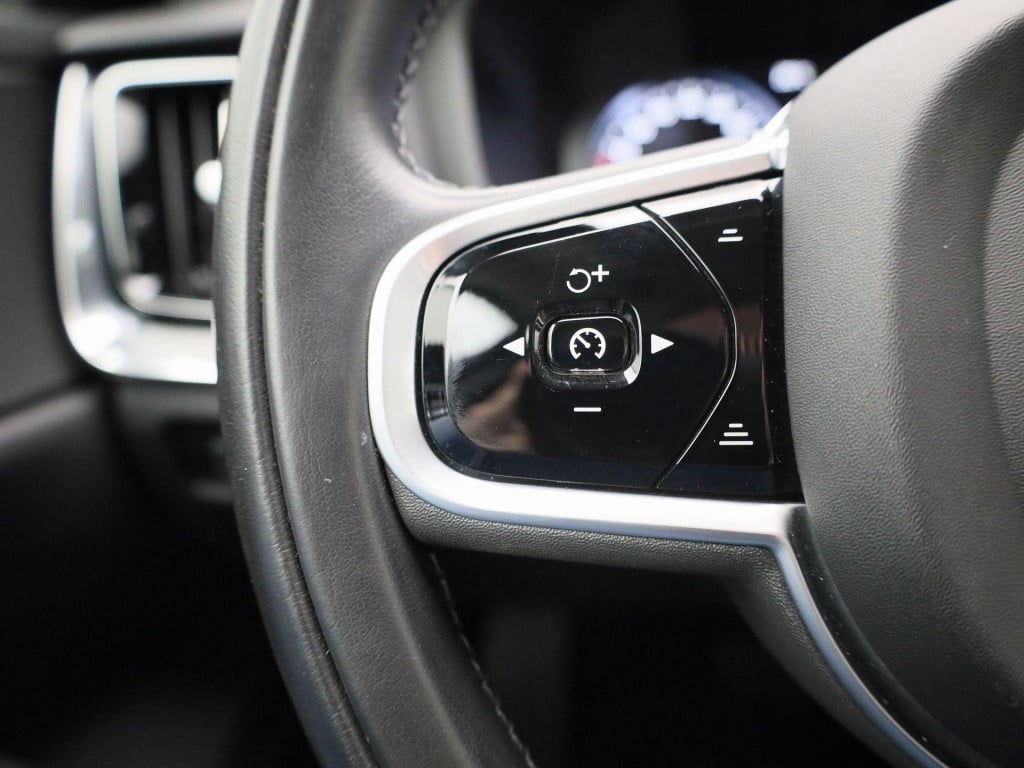 Volvo V60 2.0 b4 inscription | automaat | lmv | virtual cockpit | parkeer s