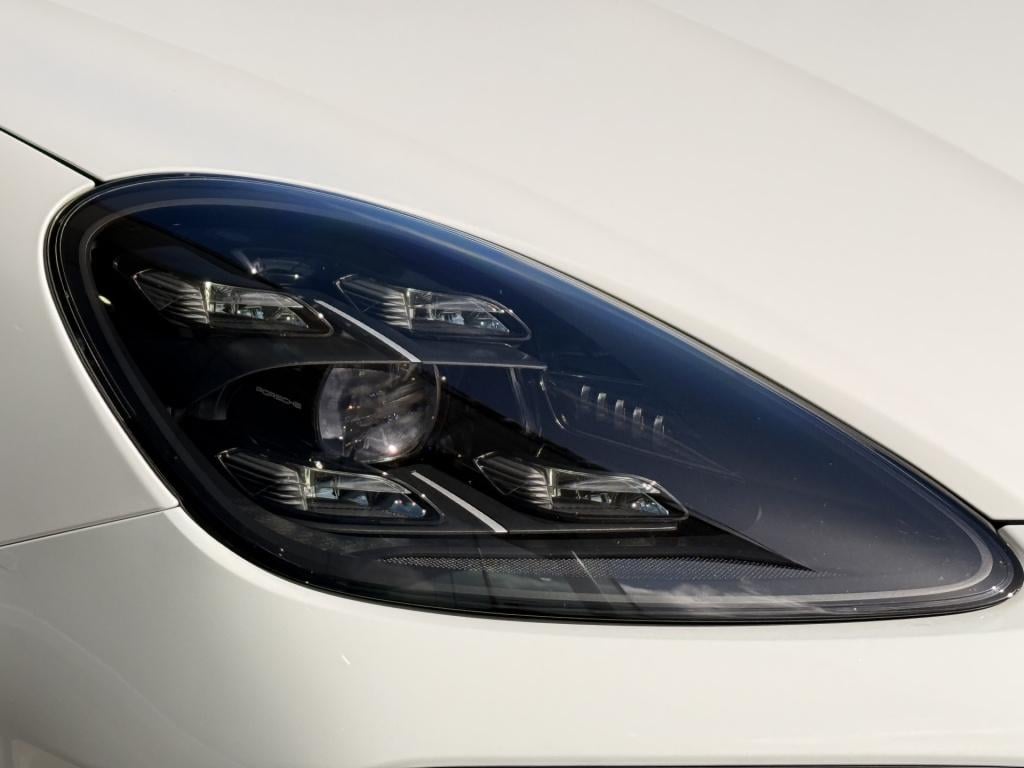 Porsche Cayenne 3.0 | sportdesign | pano | sportchrono | luchtvering | acc 