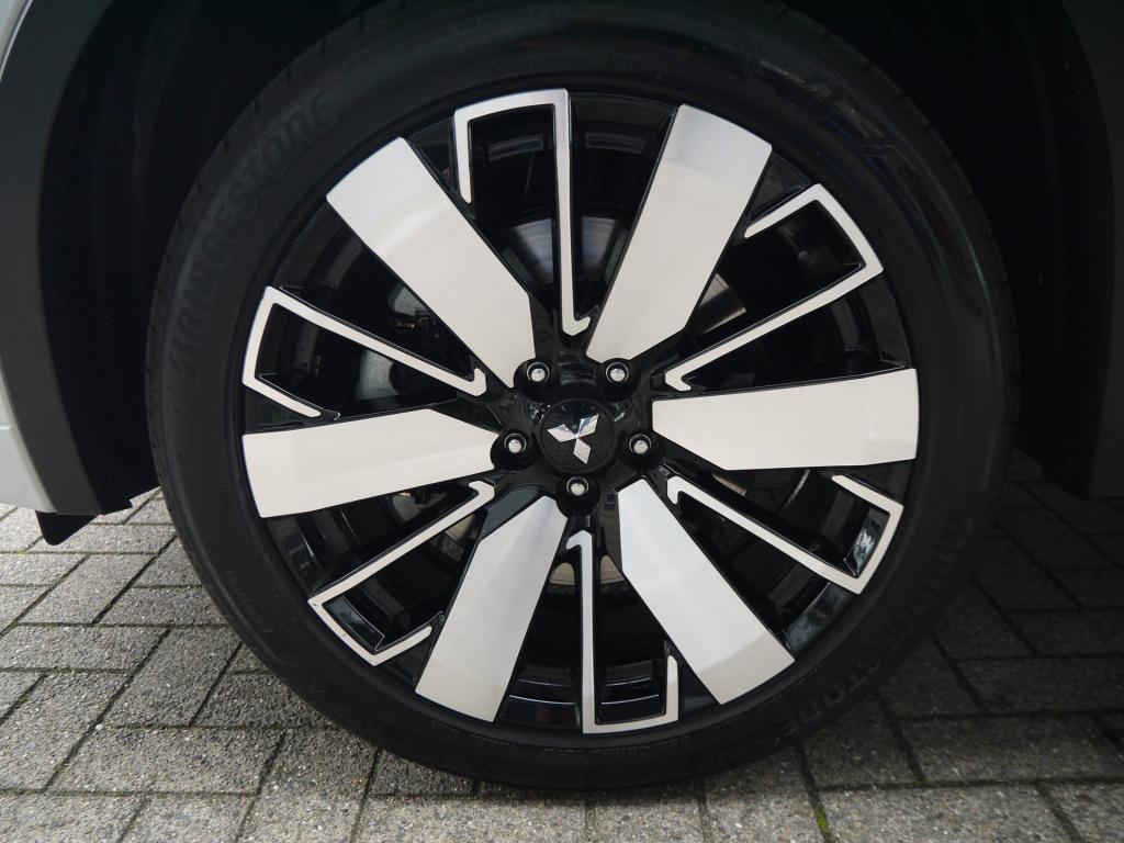 Mitsubishi Outlander 2.4 phev instyle 306pk s-awc|rijklaar