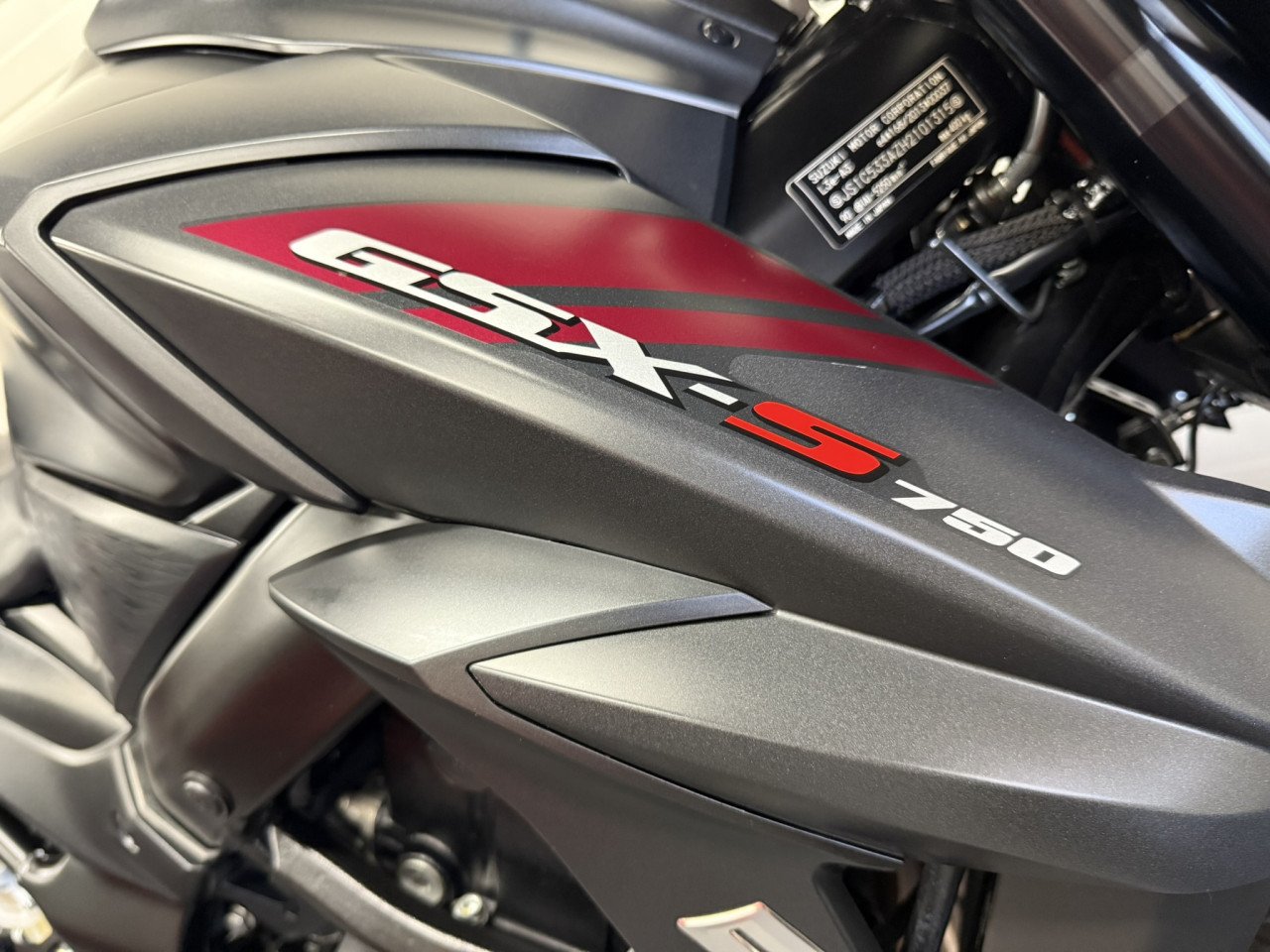 Jonge en gave Suzuki GSX-S 750 slechts 2700km!