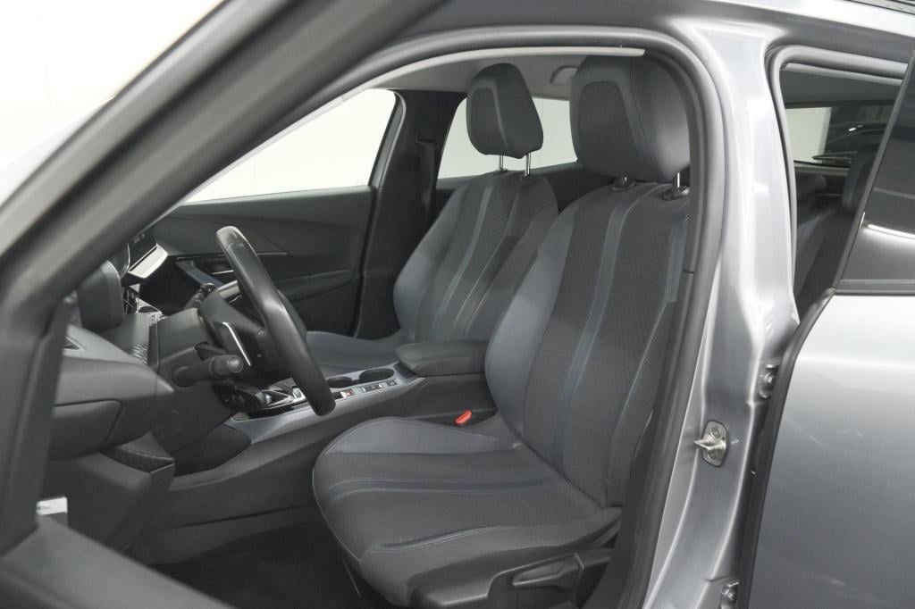 Peugeot 2008 puretech 130 eat8 allure | trekhaak afneembaar | camera | navi