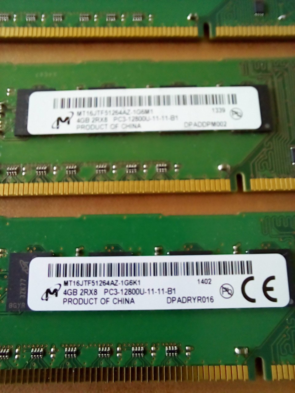 Ram bankjes: 11 x 4 GB - DDR3/PC3 12800u 2Rx8 voor desktop.