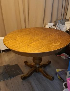 Ronde eettafel