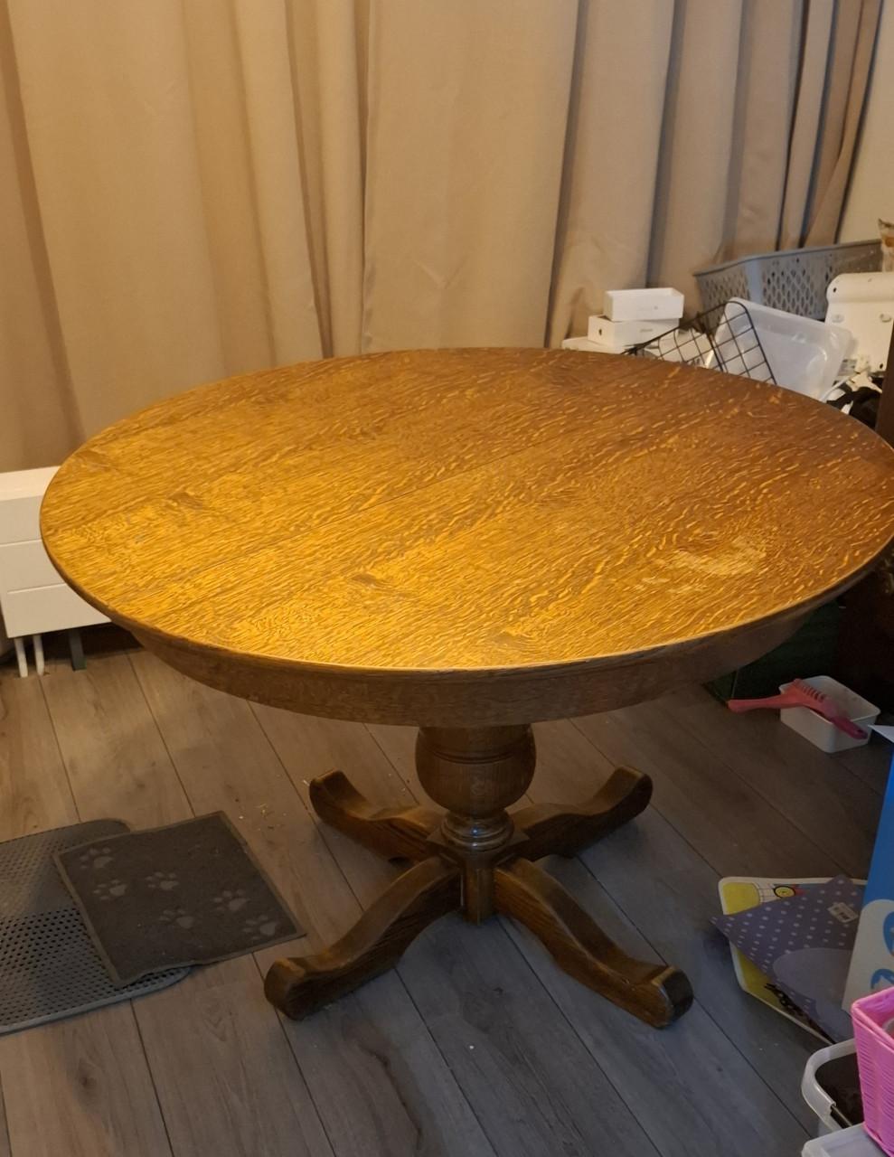 Ronde eettafel