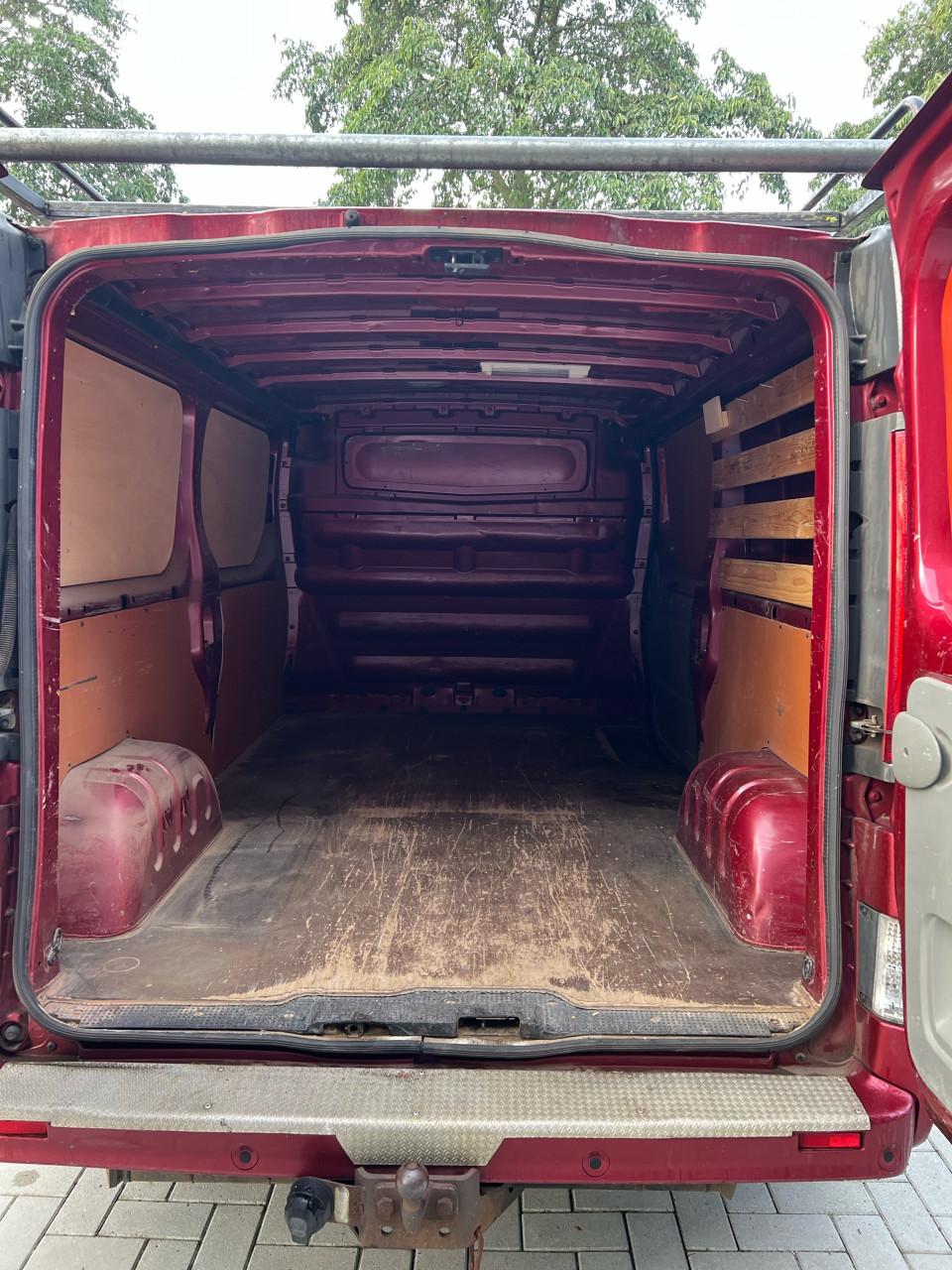 Opel Vivaro 2.0CDTi L2H1 Airco 6bak Jaar Apk