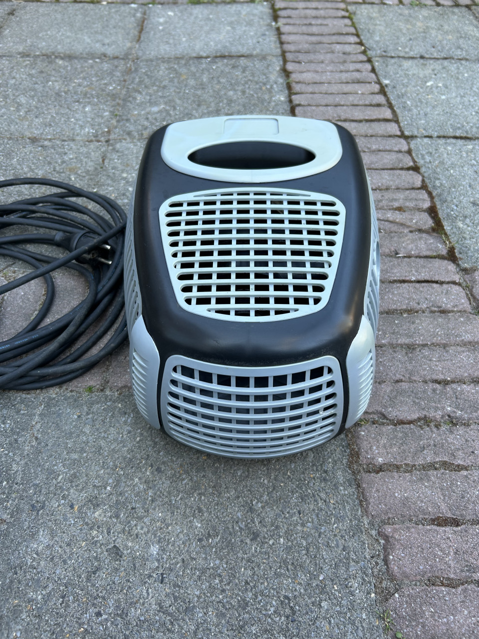 Te koop Messner x2  4500 sterke en zuinige Vijverpomp en 4500 lpu