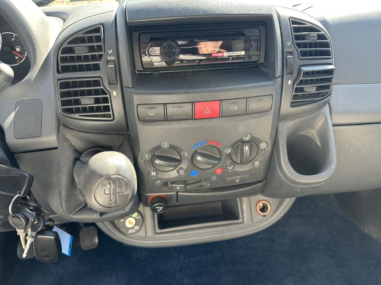 Snel weg! Dethleffs Advantage T5801 | frans bed | Zaterdag camperdag!