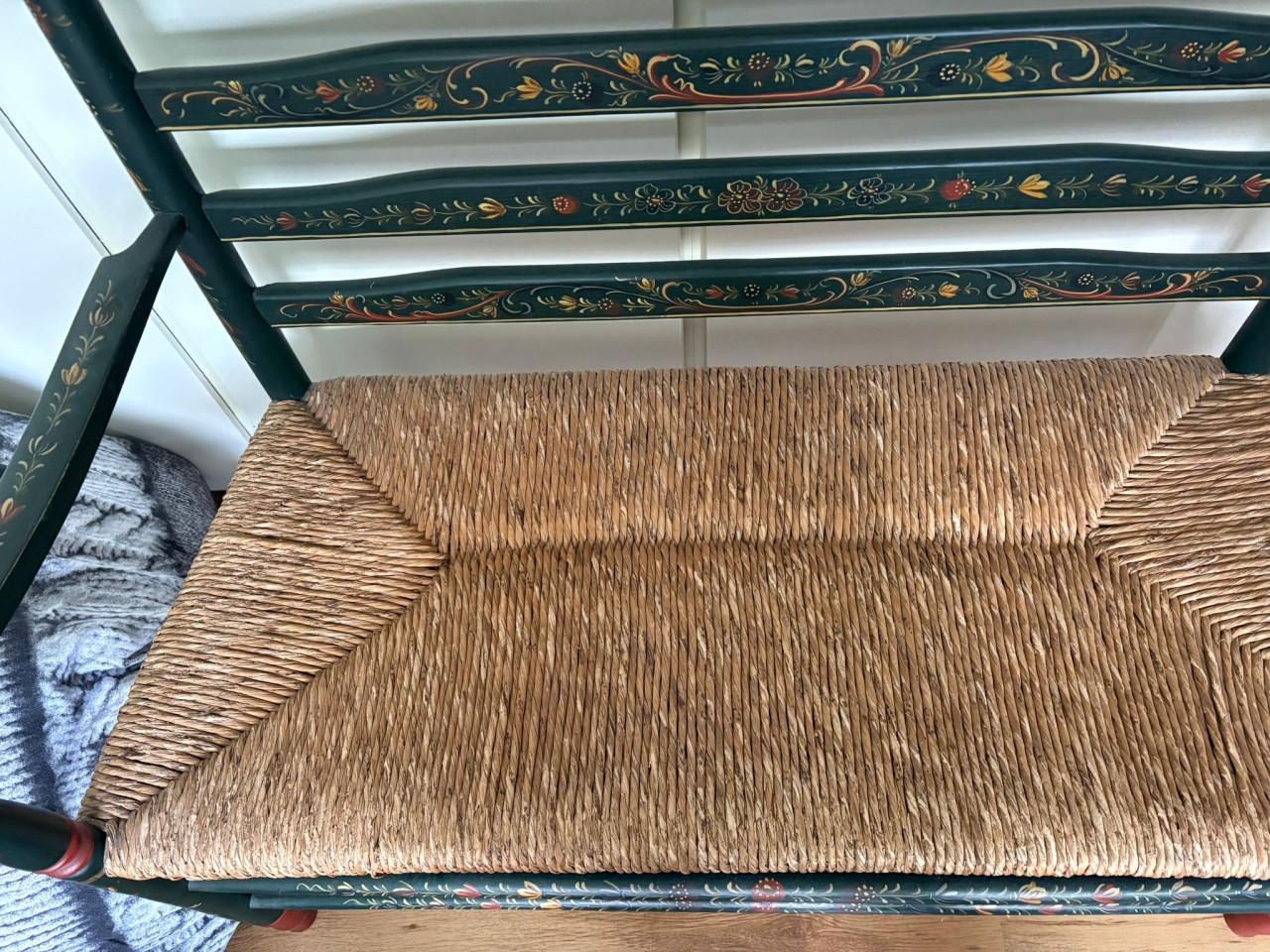 Bankje met rieten zitting