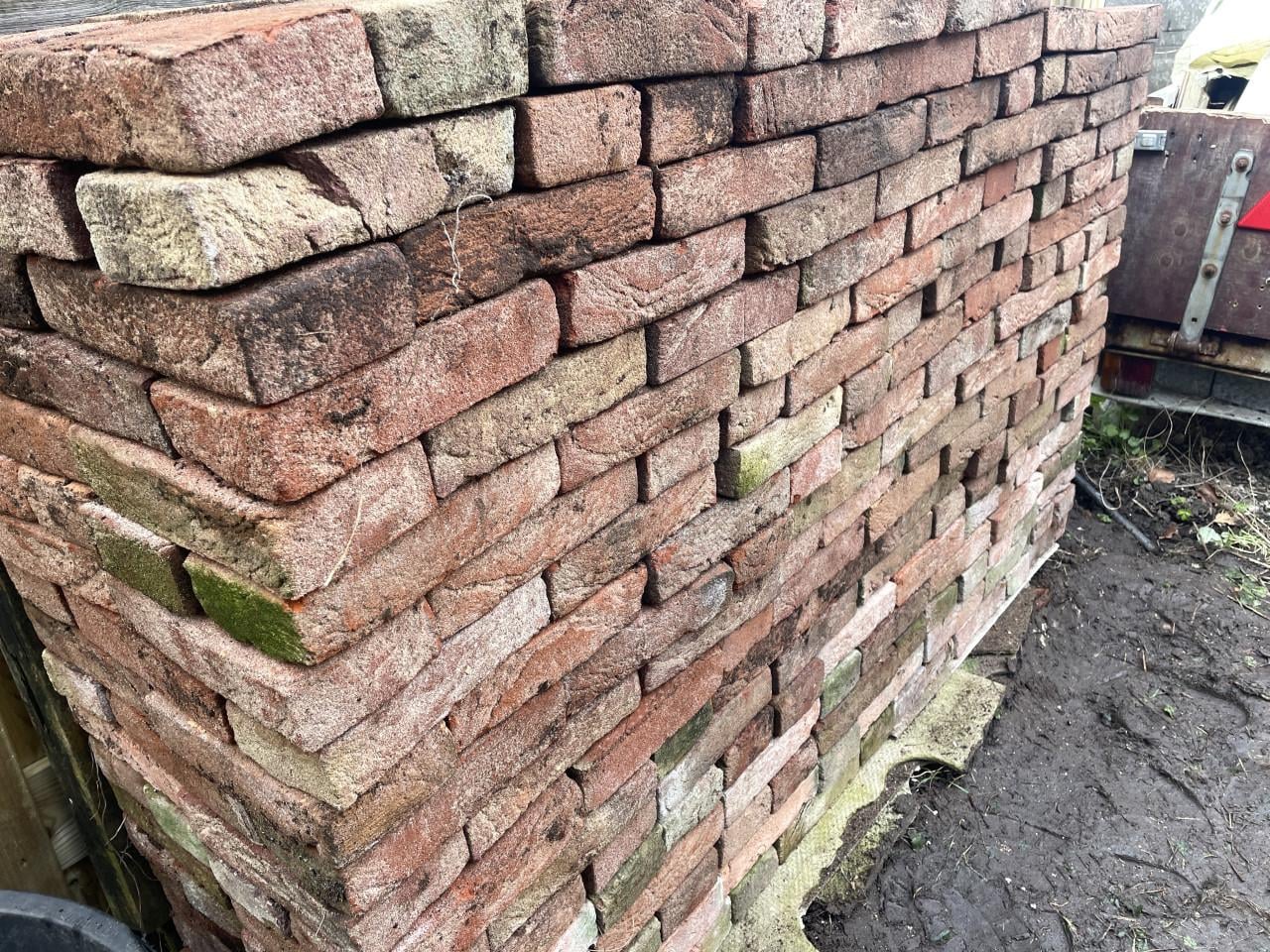 560 stuks oude handvorm metselstenen gevelstenen bakstenen