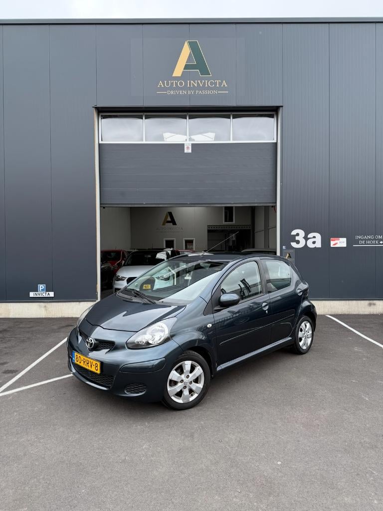 Toyota Aygo 1.0-12v aspiration green navigator