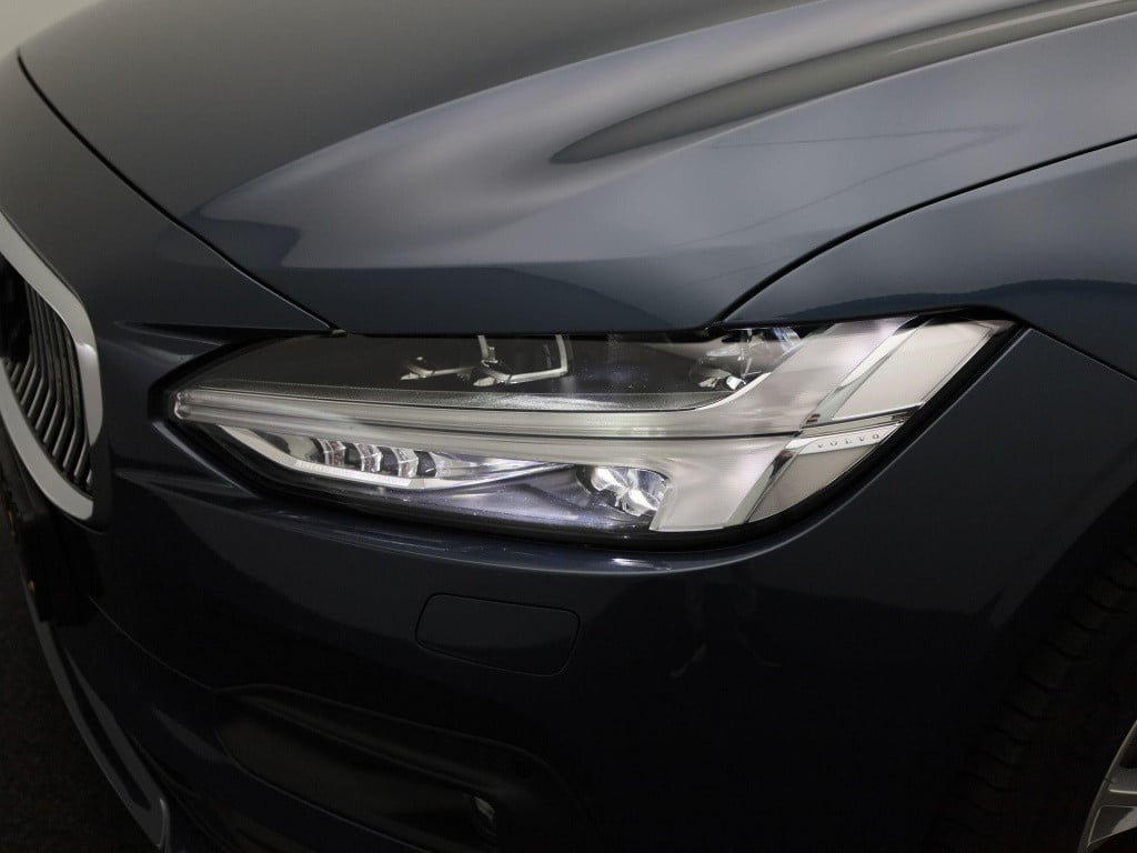 Volvo V90 2.0 b4 momentum business | automaat | navigatie | leder | apple c
