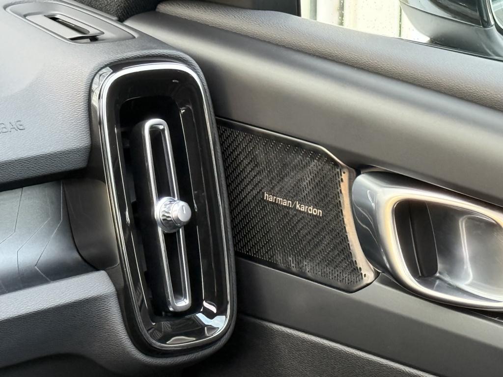 Volvo XC40 t5 262pk recharge ultimate dark| full options !!