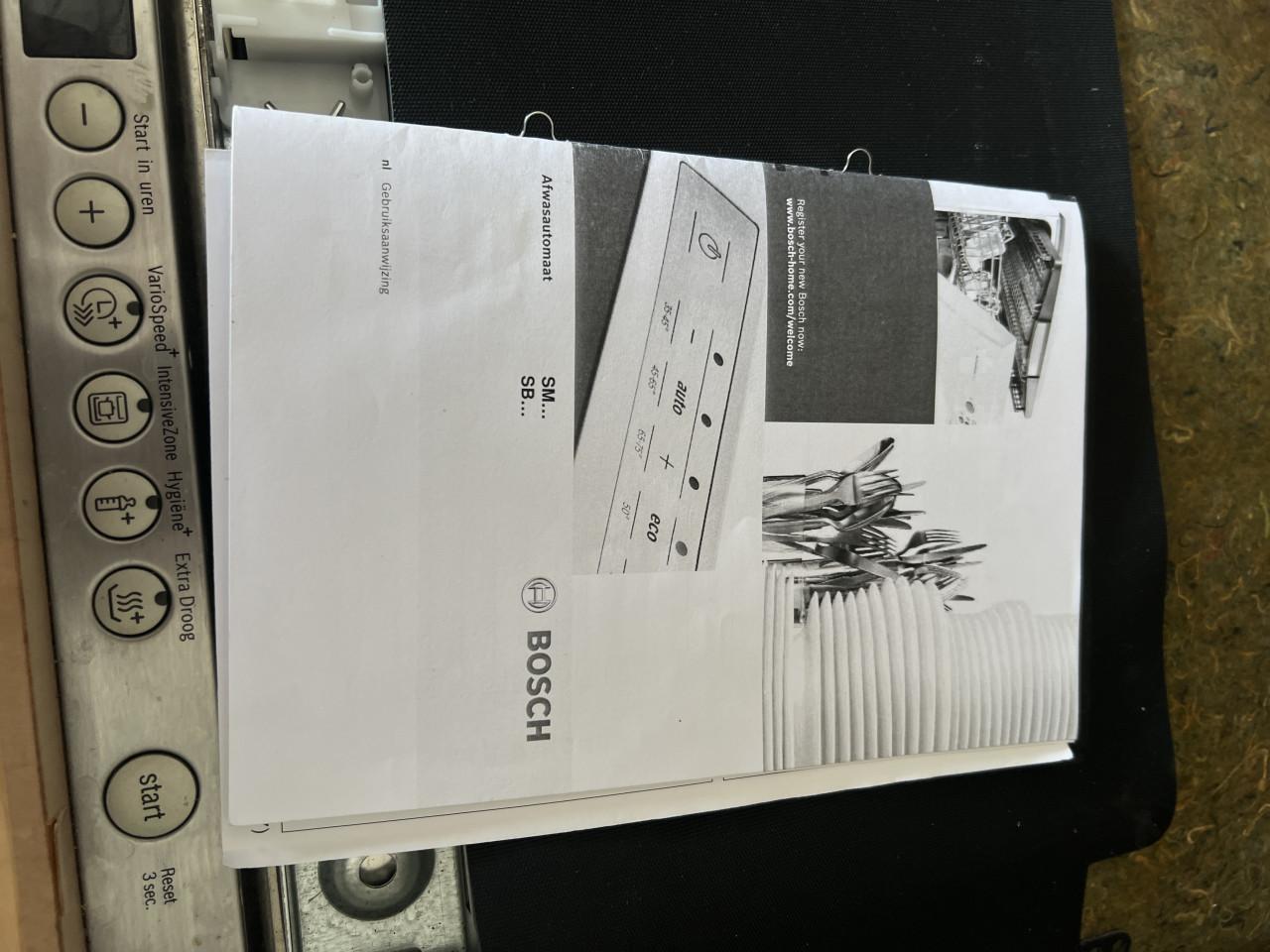 Bosch SBV93M60NL A++ volledig integreerbare vaatwasser 87x60 Cm.