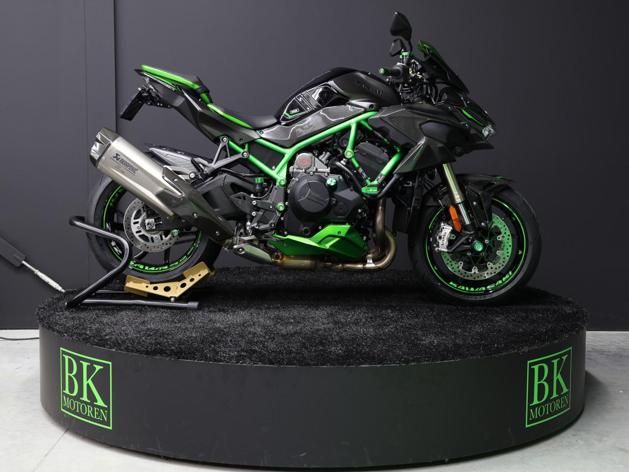 Z H2 SE PERFORMANCE | Carbon