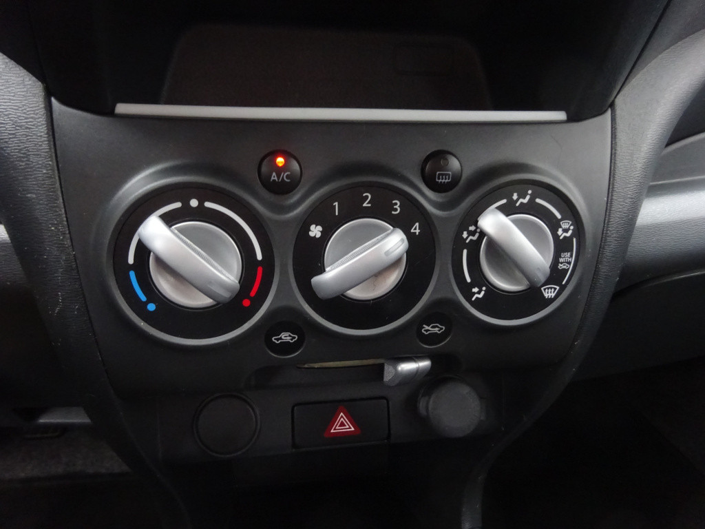 Nissan Pixo 1.0 look 1e eigenaar / airco / elektr. ramen / nap