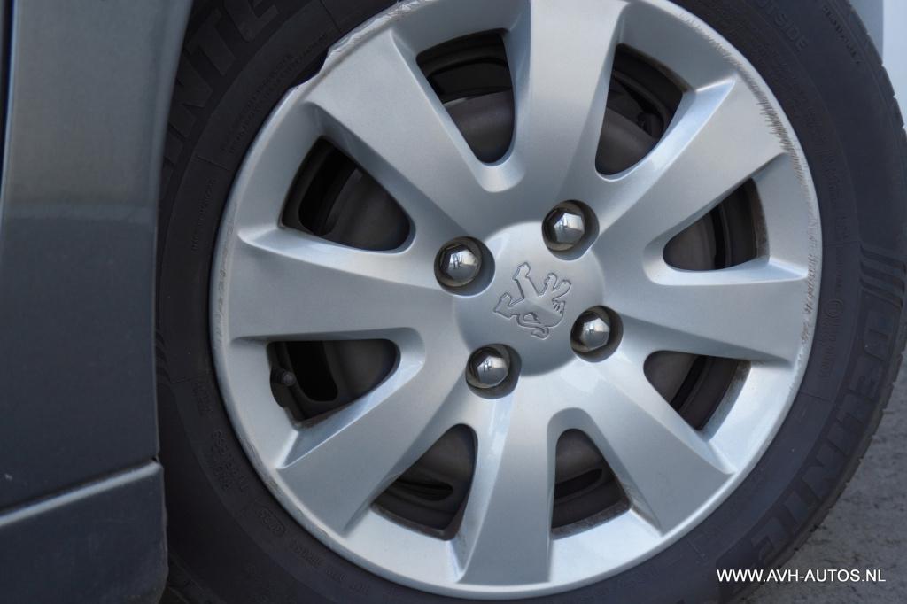 Peugeot 207 sw 1.4 vti xs
