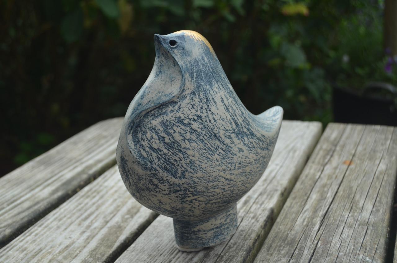 Klein keramiek vogeltje in prima staat