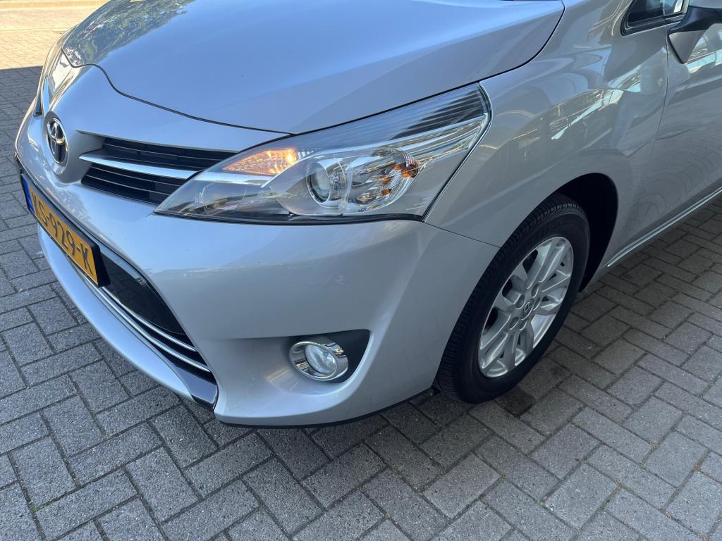 Toyota Corolla Verso 1.8 vvt-i dynamic business|7-persoons|trekhaak|rijklaa