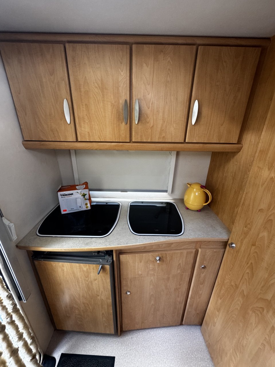 Caravelair Solariria 2005 met voortent , vast bed en boiler