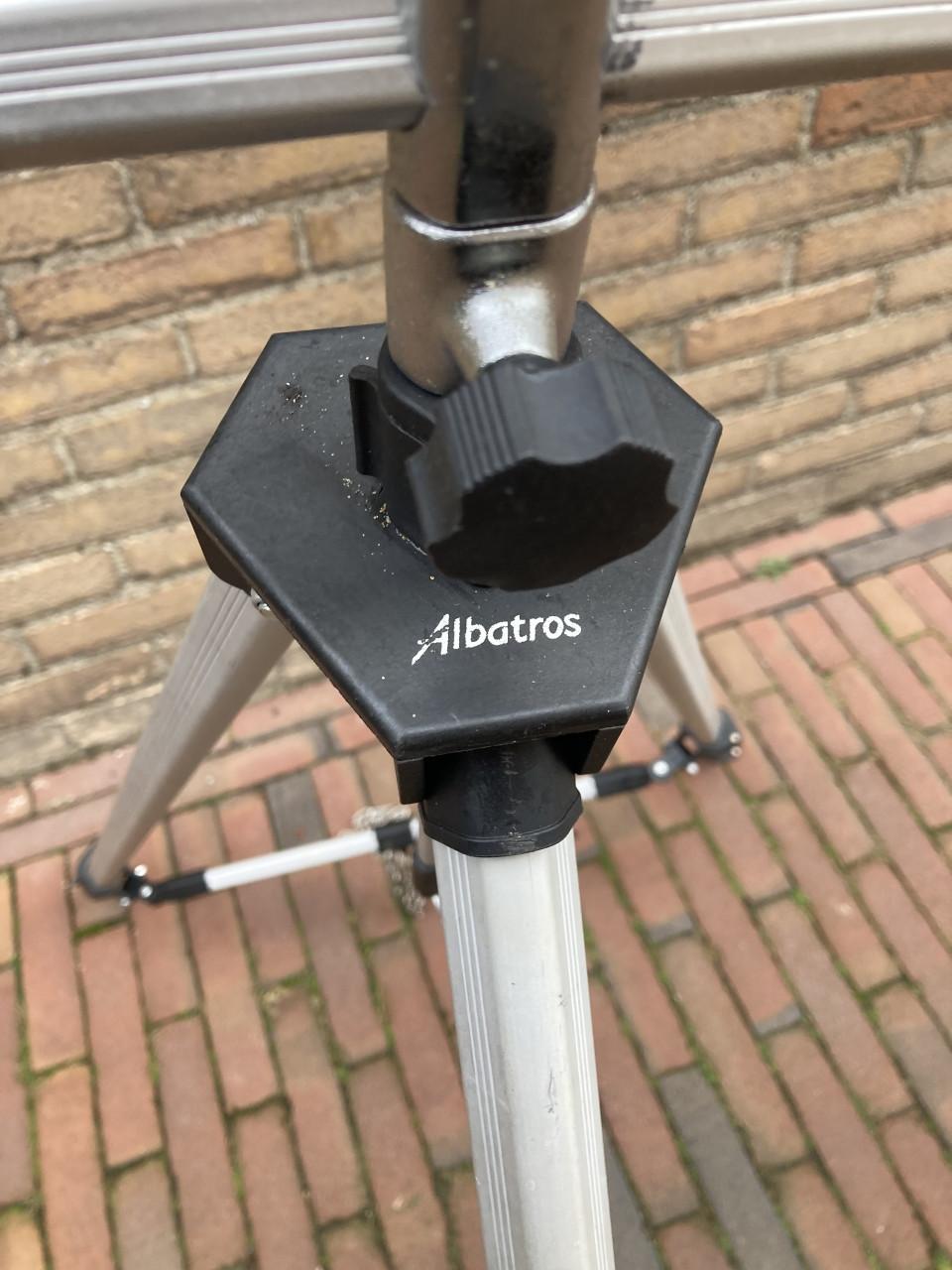 Hengelsteunen/Hengels/Viskoffers/Regenpak AGU/Fietskarretje / Vismolen etc.