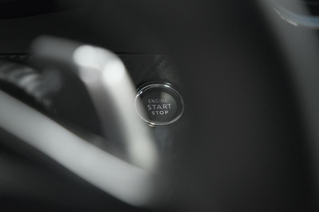 Peugeot 208 puretech 130 eat8 allure pack | adaptieve cruise control | navi