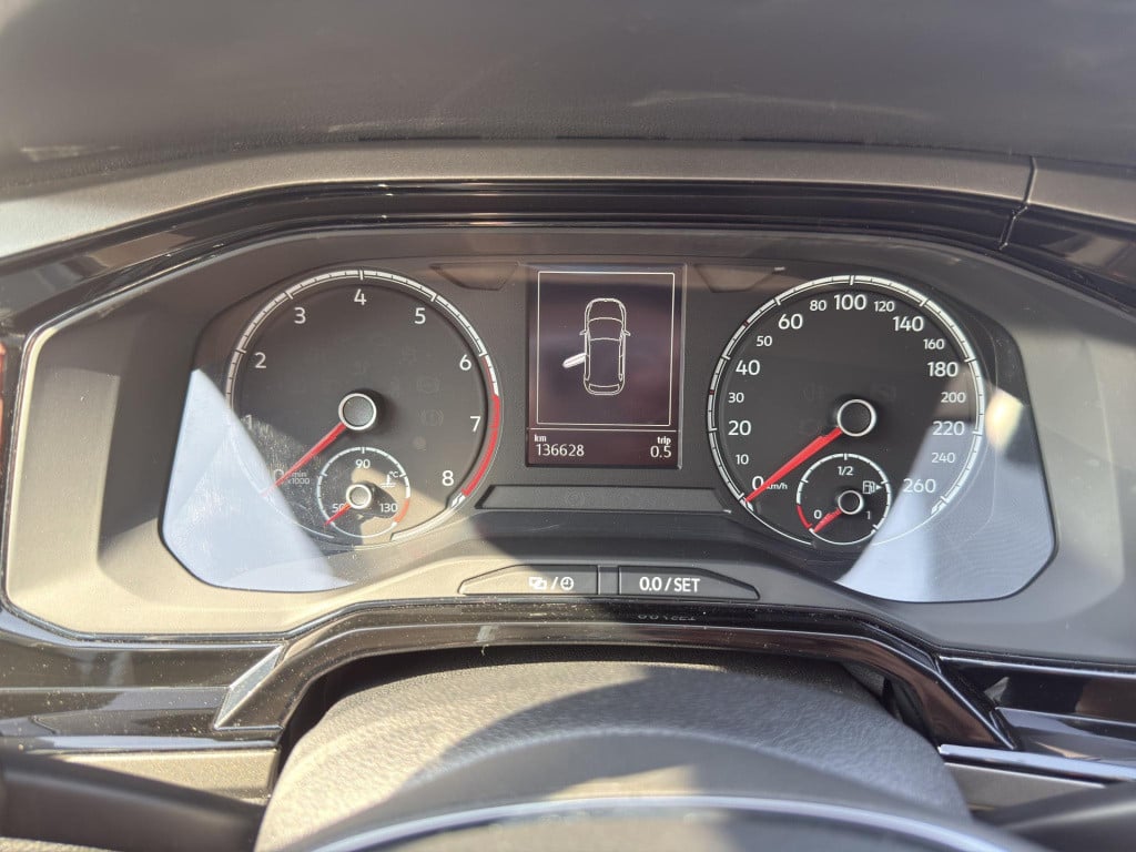 Volkswagen Polo 1.0 mpi comfortline | navi | airco (automatisch) | verwarmd