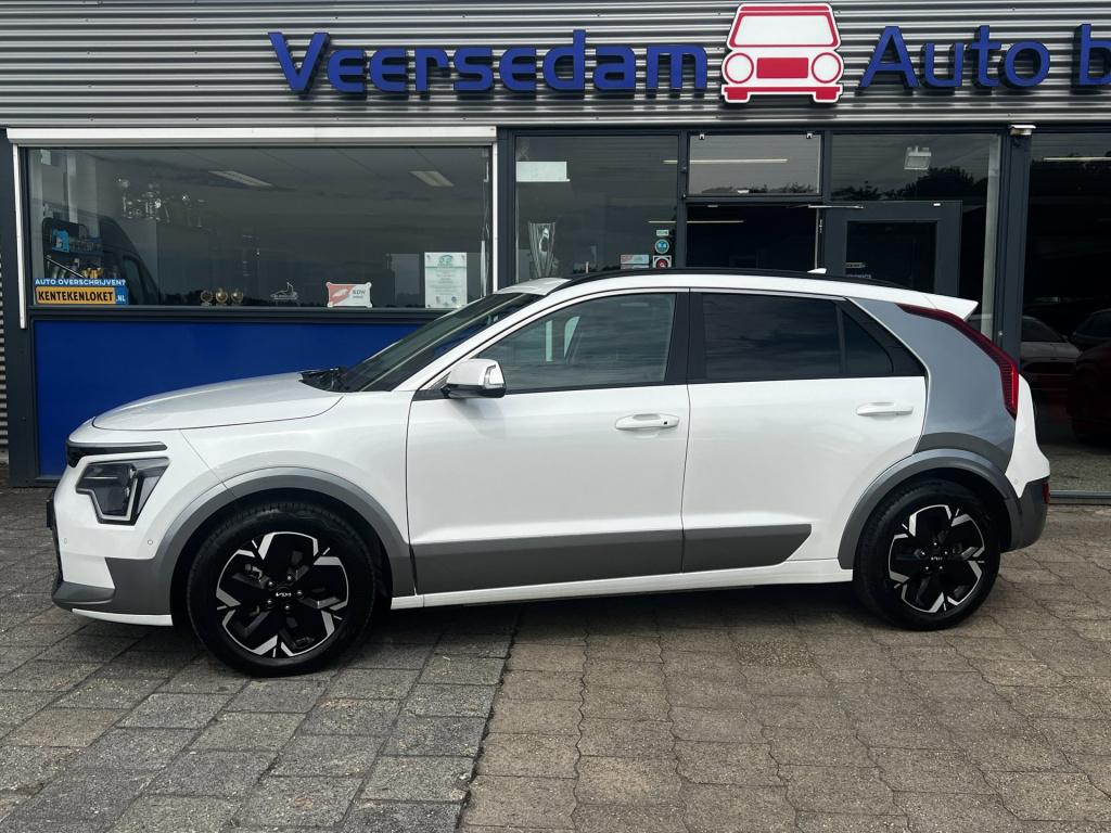 Kia Niro Ev executiveline 64.8 kwh full option, trekhaak afn. pearl white
