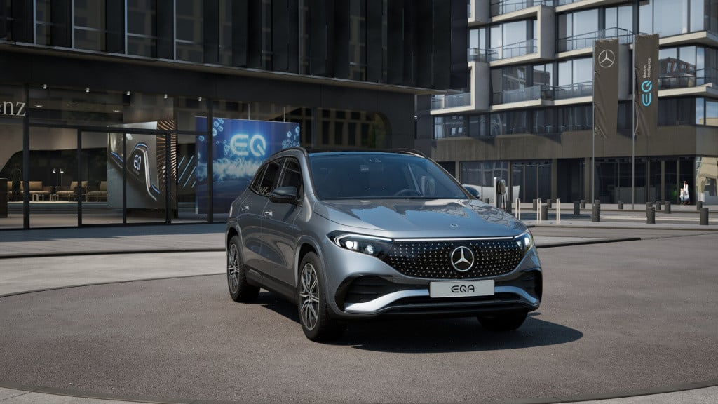 Mercedes-Benz Eqa 250+ business solution amg 71 kwh | trekhaak | nightpakke
