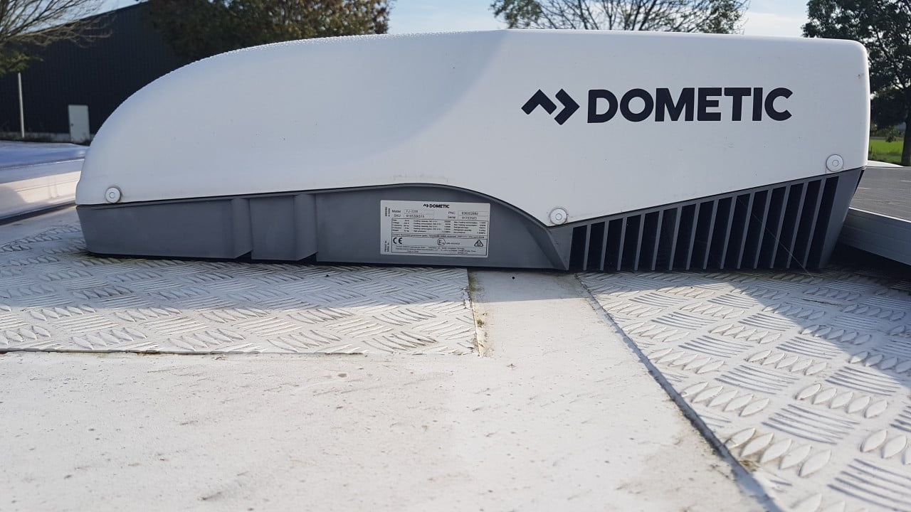 Te koop:  wegens stoppen met kamperen, camper Burstner Delfin 686